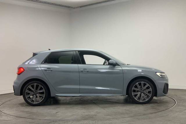 2025 Audi A1 Sportback 1.5 S line 35 TFSI  150 PS S tronic