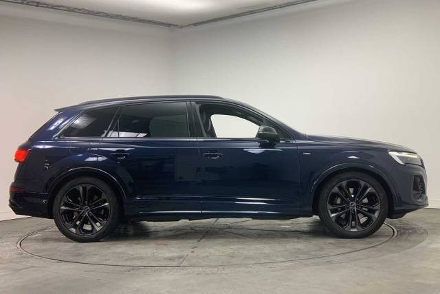 2025 Audi Q7 3.0 SUV  Black Edition 45 TDI quattro 231 PS tiptronic