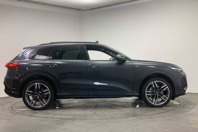 2026 Audi Q5 2.0 SUV Black Edition TDI quattro 204 PS S tronic