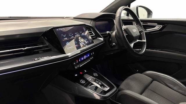 2023 Audi Q4 e-tron Q4  (O) S line 40 e-tron  150,00 kW