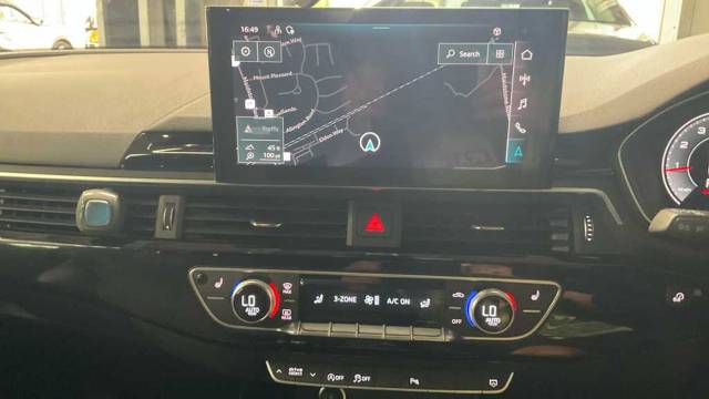 2022 Audi A4 Saloon 2.0 Black Edition 35 TFSI  150 PS S tronic