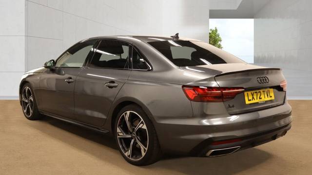 2022 Audi A4 Saloon 2.0 Black Edition 35 TFSI  150 PS S tronic