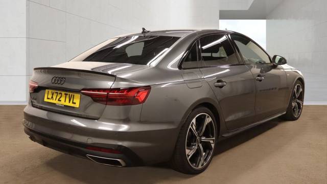 2022 Audi A4 Saloon 2.0 Black Edition 35 TFSI  150 PS S tronic