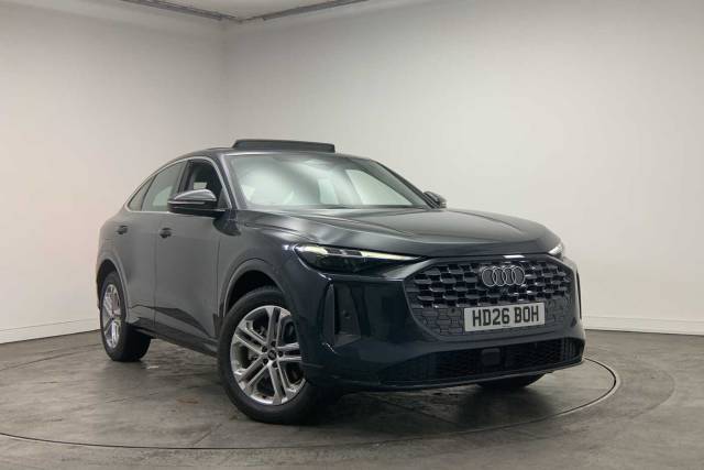 Audi Q5 Sportback 2.0 Sport TFSI quattro 204 PS S tronic 4x4 vehicle Petrol Volcano grey, metallic