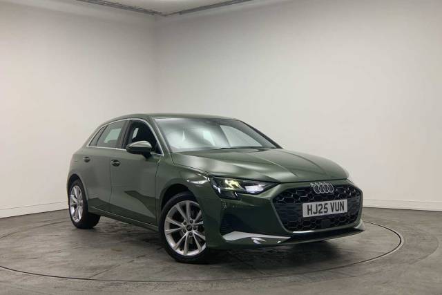 Audi A3 Sportback 1.5 Sport 30 TFSI  116 PS S tronic Hatchback Petrol District green, metallic