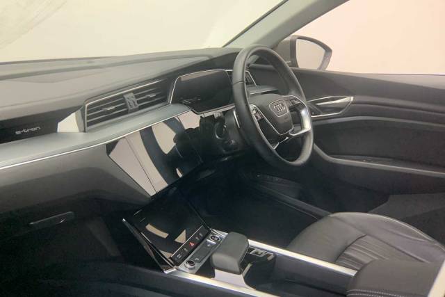 2023 Audi Q8 e-tron Sport 50 e-tron quattro 250,00 kW