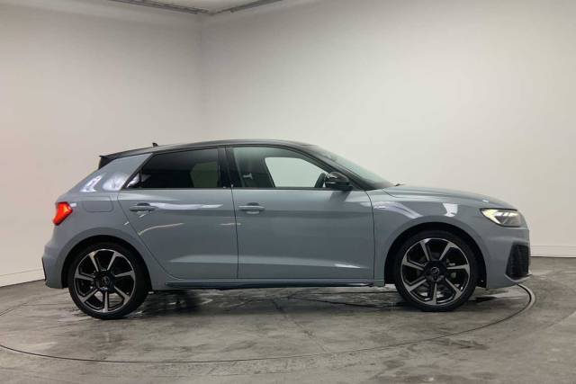 2025 Audi A1 Sportback 1.0 Black Edition 30 TFSI  116 PS S tronic
