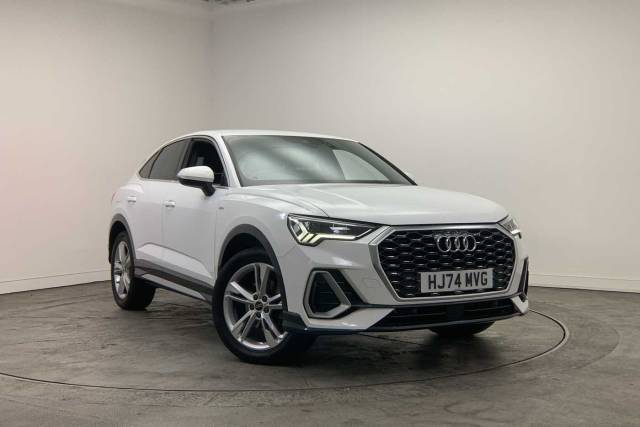 Audi Q3 Sportback 1.5 S line 35 TFSI  150 PS S tronic 4x4 vehicle Petrol Arkona white, solid