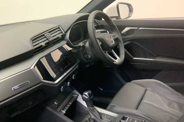 2024 Audi Q3 Sportback 1.5 S line 35 TFSI  150 PS S tronic