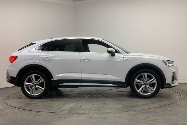 2024 Audi Q3 Sportback 1.5 S line 35 TFSI  150 PS S tronic