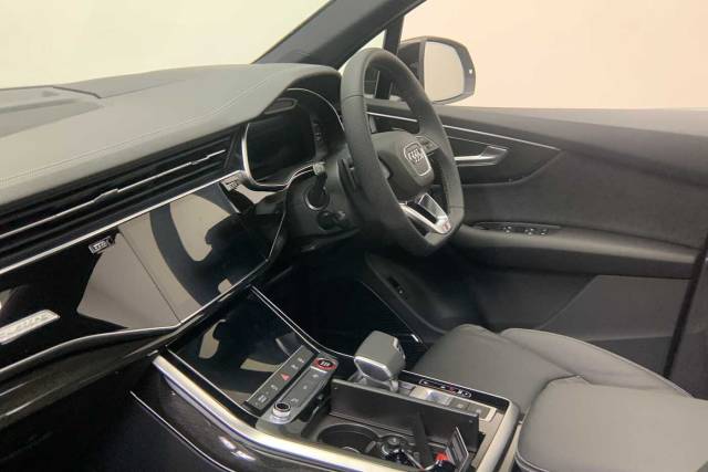 2026 Audi SQ7 4.0 SUV  Black Edition TFSI  507 PS tiptronic