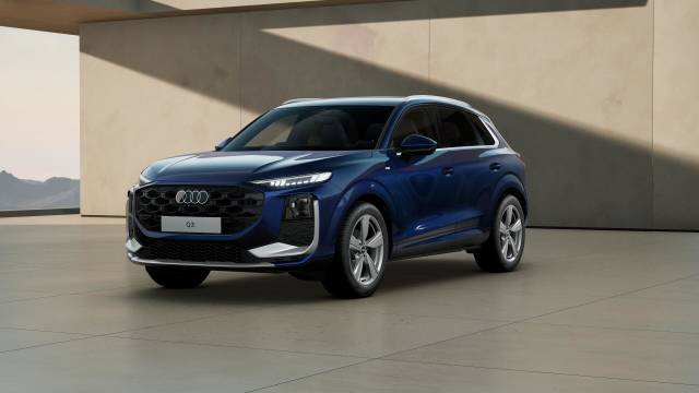 Audi Q3 1.5 AUDI Q3 SUV S line TFSI 150 PS S tronic SUV Petrol Navarra blue, metallic