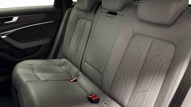 2025 Audi A6 2.0 Avant Black Edition 40 TFSI  204 PS S tronic