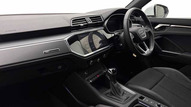 2023 Audi Q3 1.5 S line 35 TFSI  150 PS S tronic