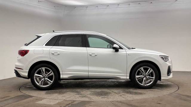 2023 Audi Q3 1.5 S line 35 TFSI  150 PS S tronic