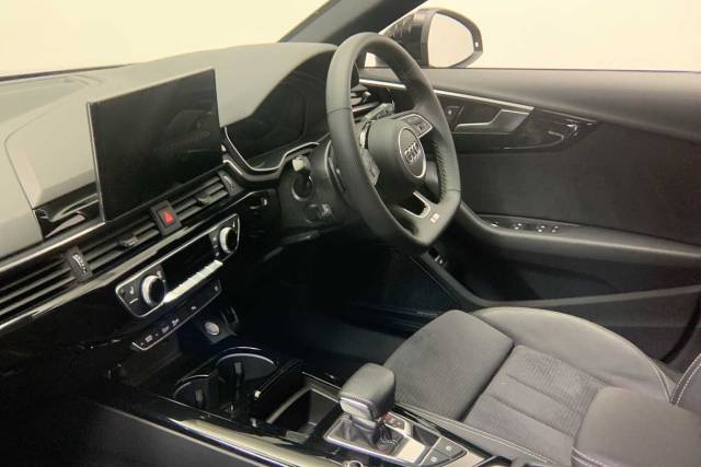 2023 Audi A4 Avant 2.0 Avant Black Edition 40 TFSI  204 PS S tronic