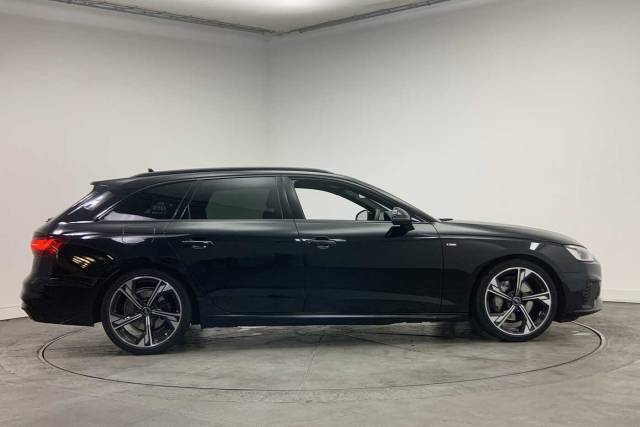 2023 Audi A4 Avant 2.0 Avant Black Edition 40 TFSI  204 PS S tronic