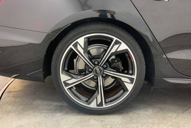2023 Audi A4 Avant 2.0 Avant Black Edition 40 TFSI  204 PS S tronic