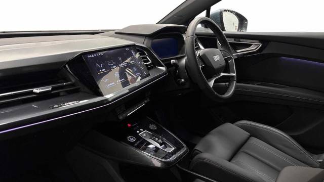 2025 Audi Q4 Sportback e-tron S line 45  210,00 kW