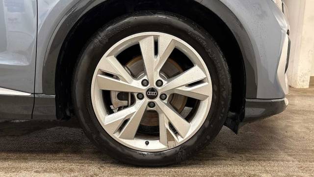 2025 Audi Q4 Sportback e-tron S line 45  210,00 kW