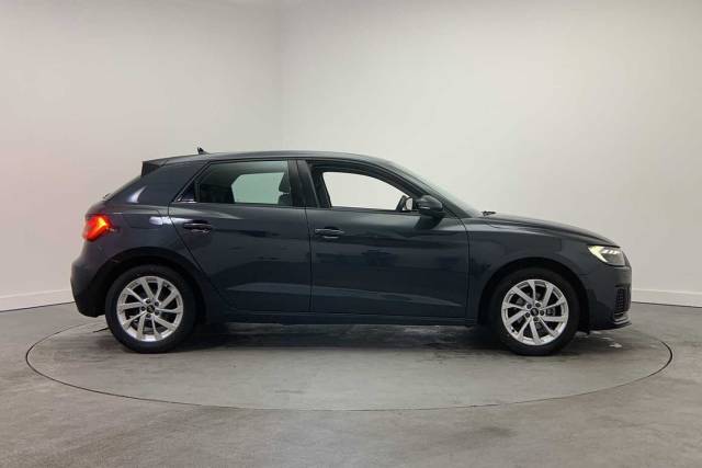2021 Audi A1 Sportback 1.0 Sport 25 TFSI  95 PS 5-speed
