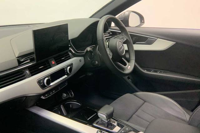 2024 Audi A4 Saloon 2.0 S line 40 TFSI  204 PS S tronic