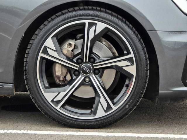 2023 Audi A4 Saloon 2.0 Black Edition 40 TFSI  204 PS S tronic