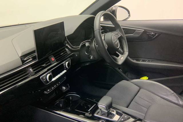 2023 Audi A4 Avant 2.0 Avant Black Edition 40 TFSI  204 PS S tronic