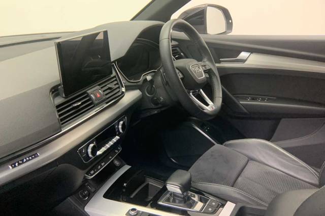 2023 Audi Q5 Sportback TFSI e 2.0 S line 50 TFSI e quattro 299 PS S tronic