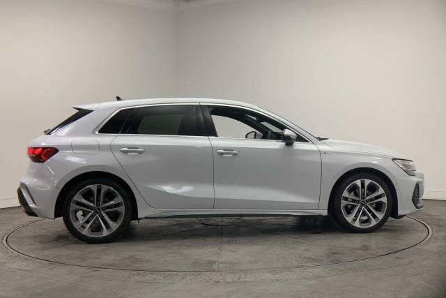 2026 Audi A3 Sportback 1.5 S line TFSI  150 PS 6-speed