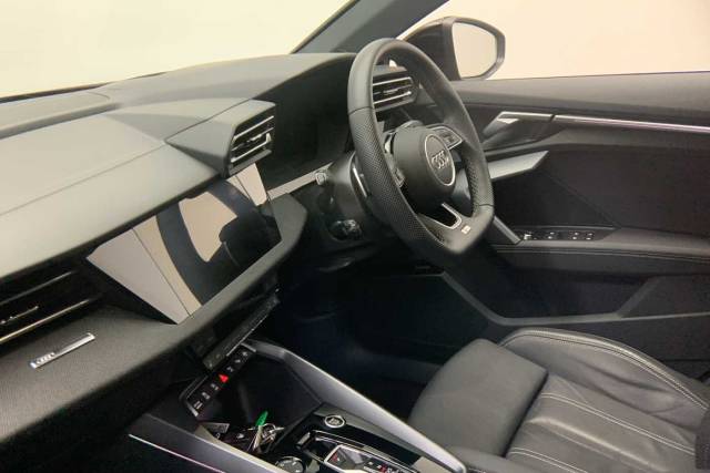 2025 Audi A3 Sportback 1.5 Black Edition 35 TFSI  150 PS S tronic