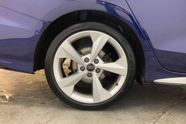 2023 Audi A3 Saloon 1.5 S line 35 TFSI  150 PS S tronic