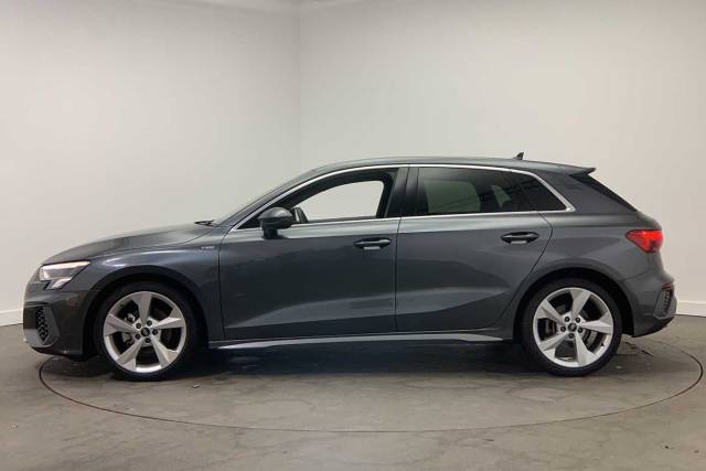 2021 Audi A3 Sportback 1.5 S line 35 TFSI  150 PS S tronic