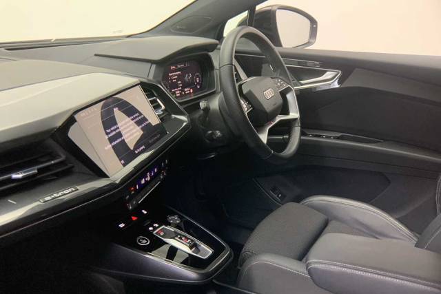 2022 Audi Q4 e-tron S line 40  150,00 kW