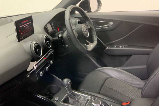 2020 Audi Q2 1.5 Black Edition 35 TFSI  150 PS S tronic