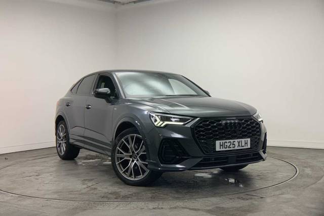 Audi Q3 Sportback 1.5 Black Edition 35 TFSI  150 PS S tronic 4x4 vehicle Petrol Daytona Grey Pearl Effect