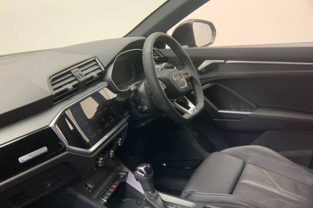 2025 Audi Q3 Sportback 1.5 Black Edition 35 TFSI  150 PS S tronic