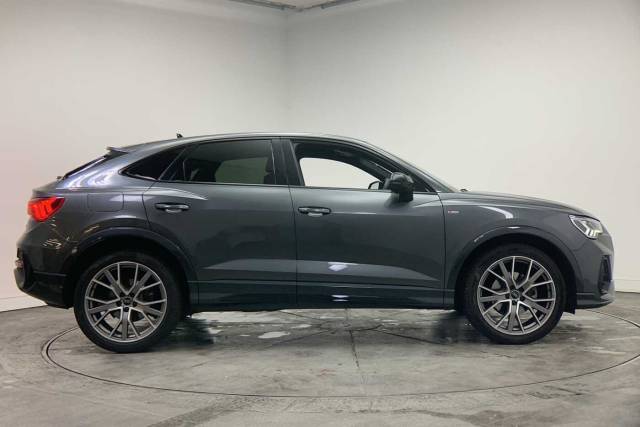 2025 Audi Q3 Sportback 1.5 Black Edition 35 TFSI  150 PS S tronic