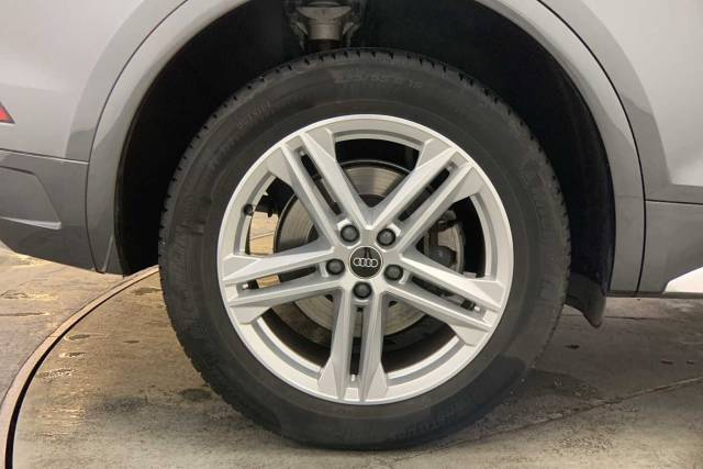 2023 Audi Q5 2.0 S line 40 TDI quattro 204 PS S tronic