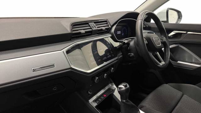 2023 Audi Q3 1.5 Sport 35 TFSI  150 PS 6-speed