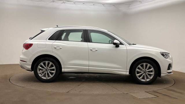 2023 Audi Q3 1.5 Sport 35 TFSI  150 PS 6-speed