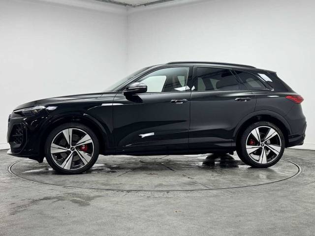 2025 Audi SQ5 3.0 SUV Launch Edition TFSI  367 PS S tronic