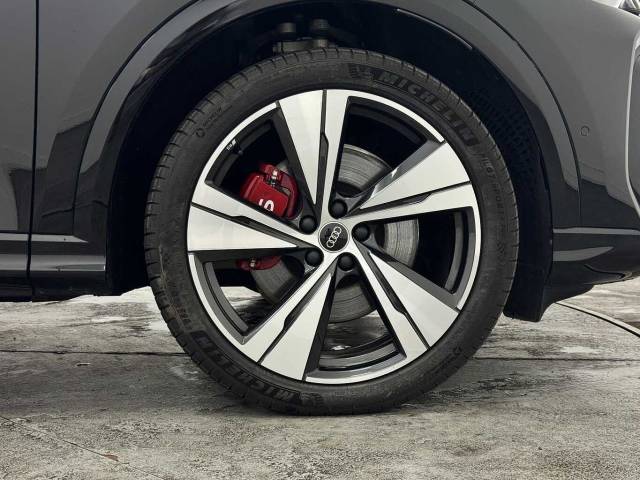 2025 Audi SQ5 3.0 SUV Launch Edition TFSI  367 PS S tronic