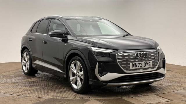 Audi Q4 e-tron S line 40  150,00 kW 4x4 vehicle Electric Mythos black, metallic