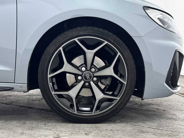 2024 Audi A1 Sportback 1.0 Black Edition 30 TFSI  116 PS S tronic