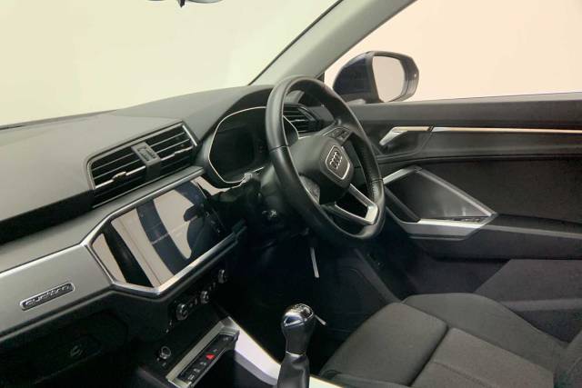 2020 Audi Q3 2.0 Sport 35 TDI quattro 150 PS 6-speed