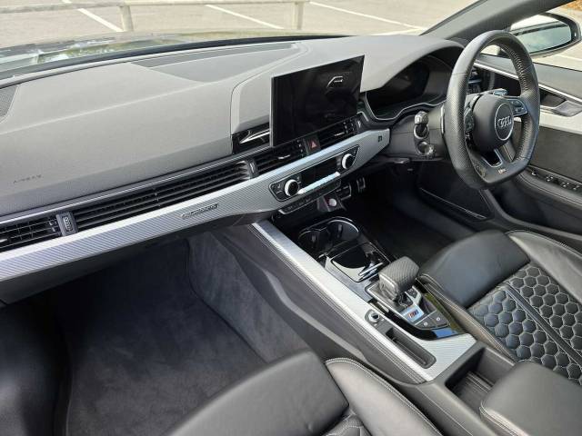 2020 Audi RS 4 Avant 2.9 4    450 PS tiptronic