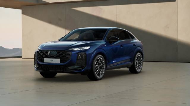 Audi Q3 Sportback AUDI Q3 Sportback Black Edition e-hybrid 272 PS S tronic SUV Hybrid Navarra blue, metallic