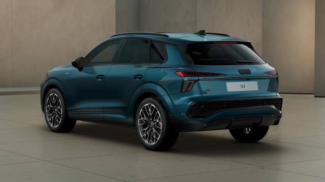 Audi Q3 AUDI Q3 SUV Black Edition e-hybrid 272 PS S tronic