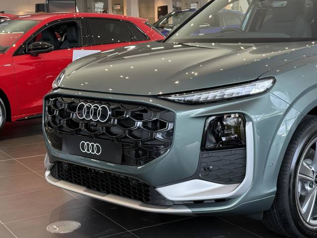 Audi Q3 1.5 AUDI Q3 SUV S line e-hybrid 272 PS S tronic